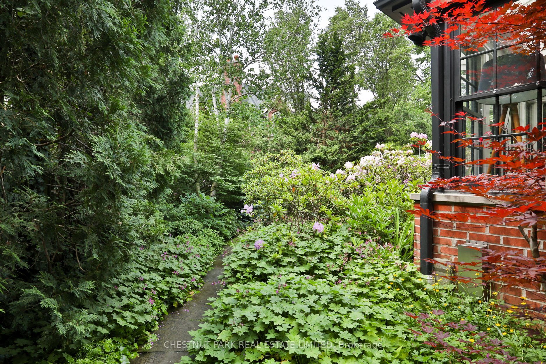 36 Riverview Dr