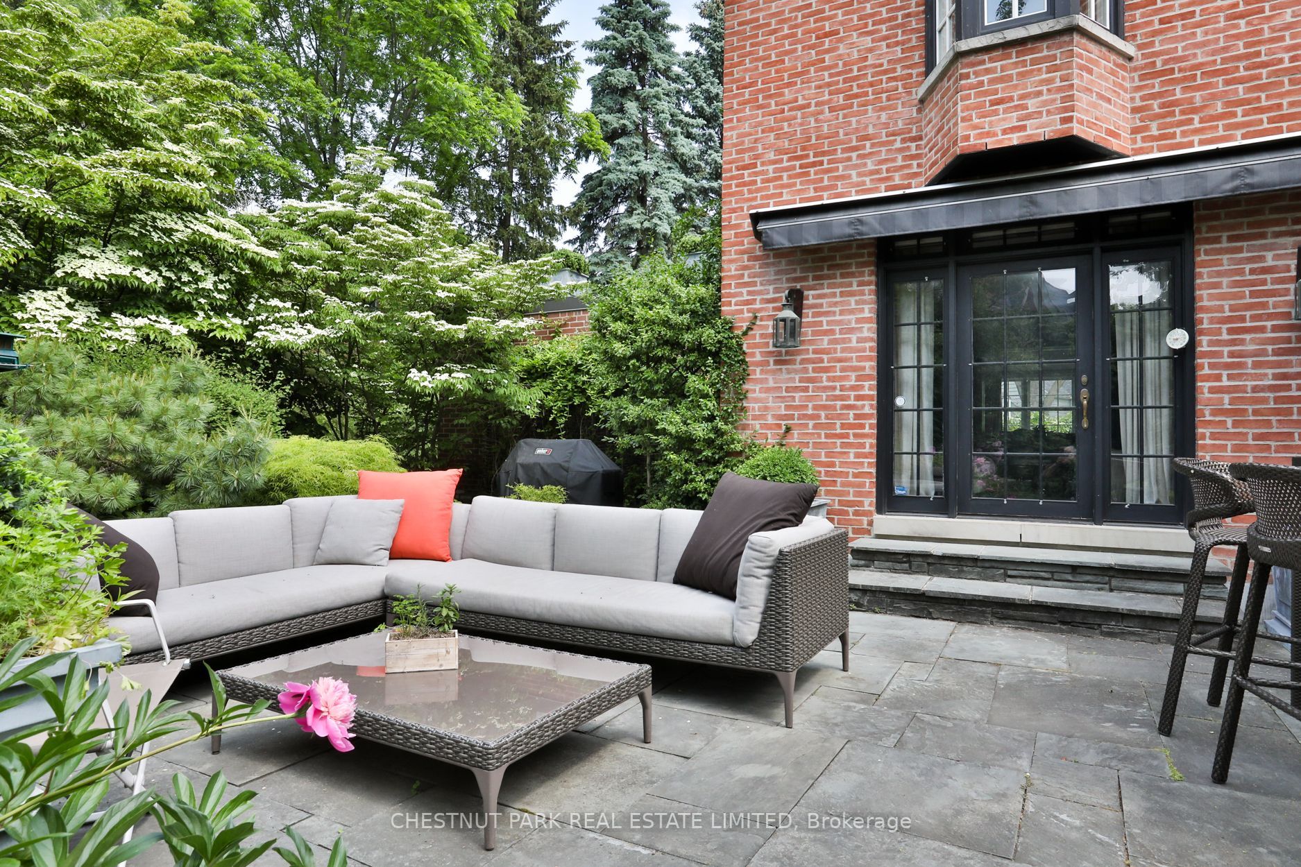 36 Riverview Dr