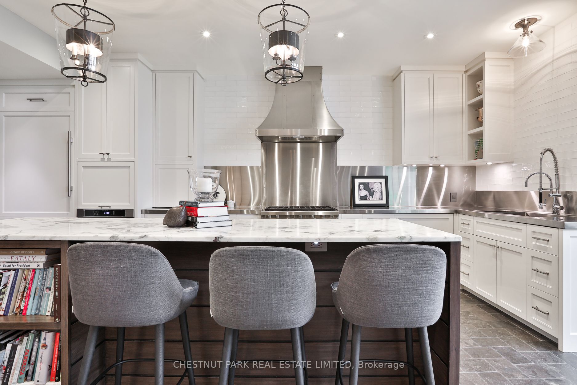 36 Riverview Dr