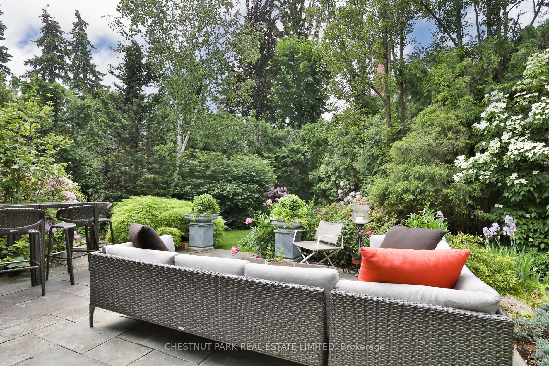 36 Riverview Dr