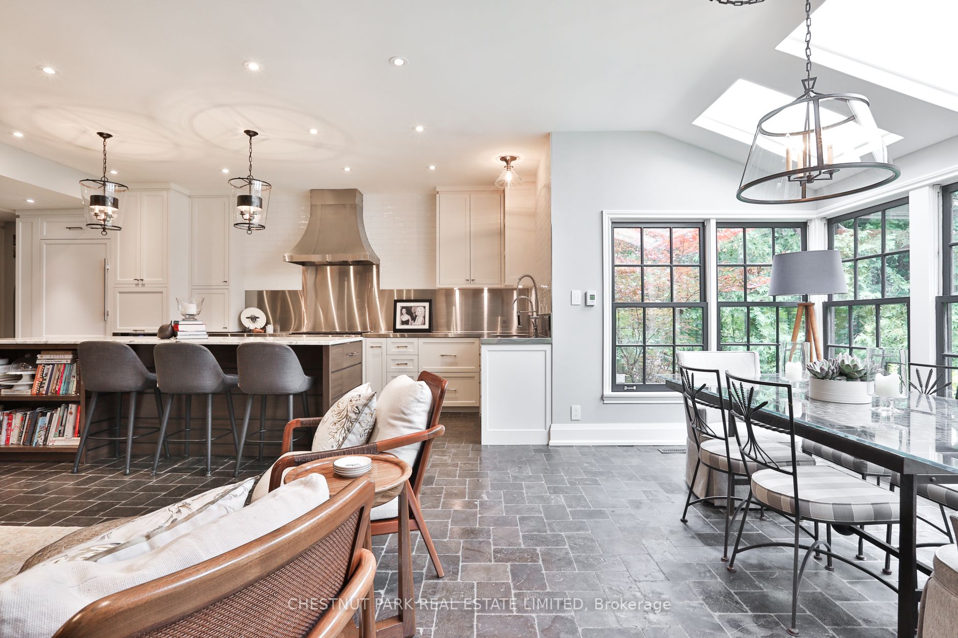 36 Riverview Dr