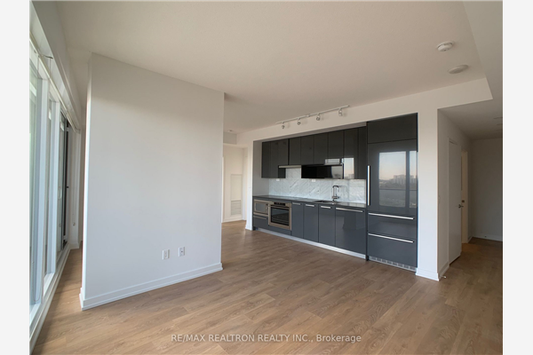 117 Mcmahon Dr, Toronto