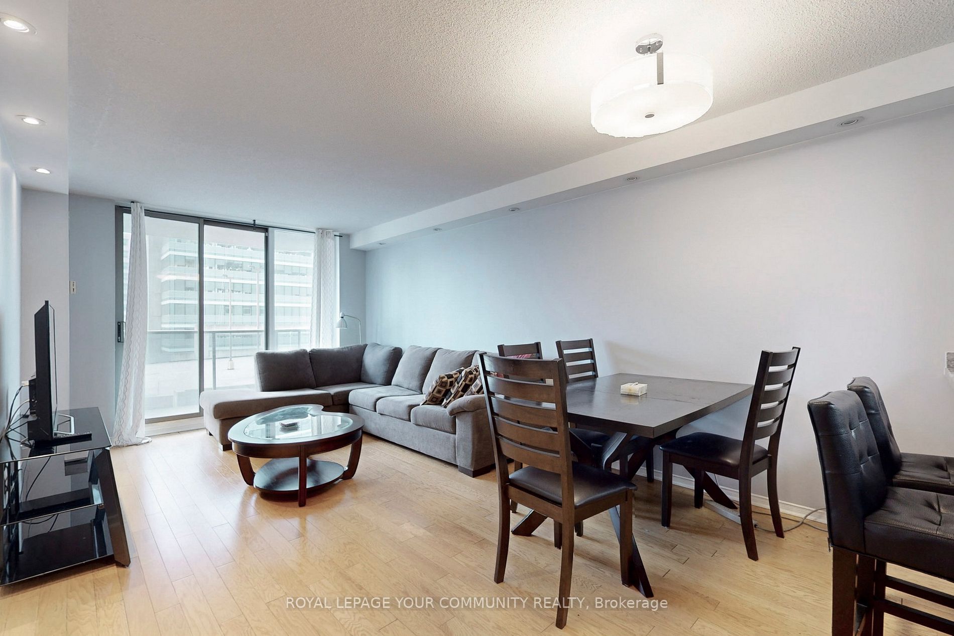 750 Bay St, #1007