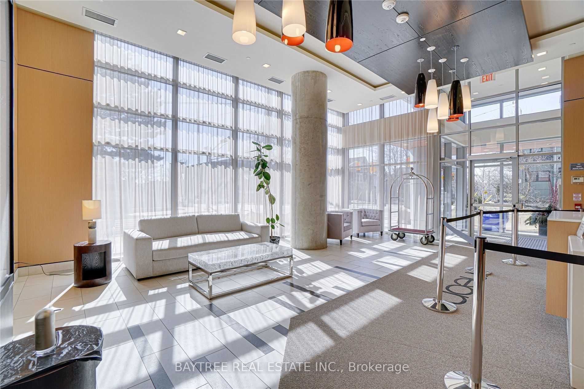 58 Orchard View Blvd, #404