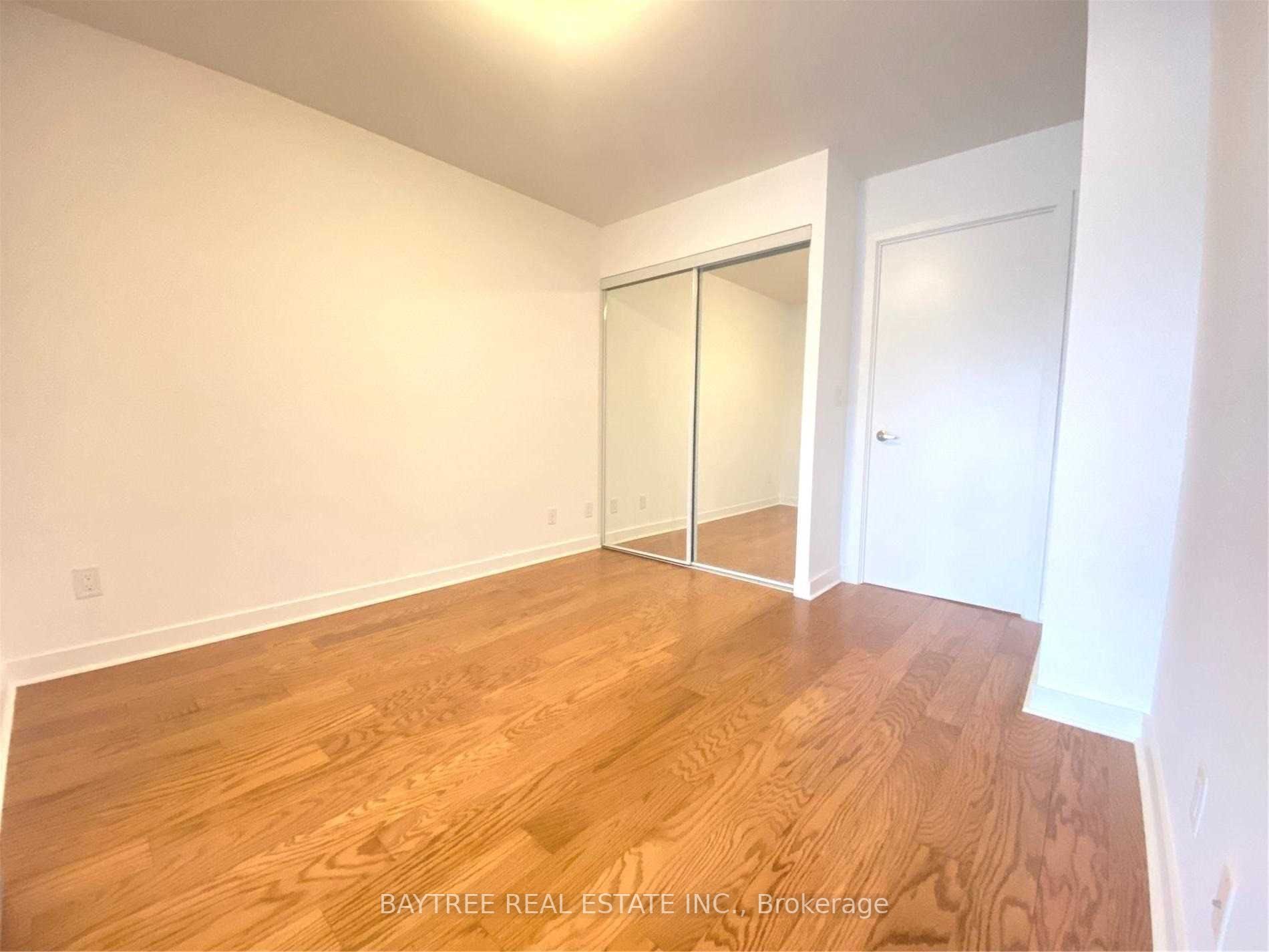 58 Orchard View Blvd, #404