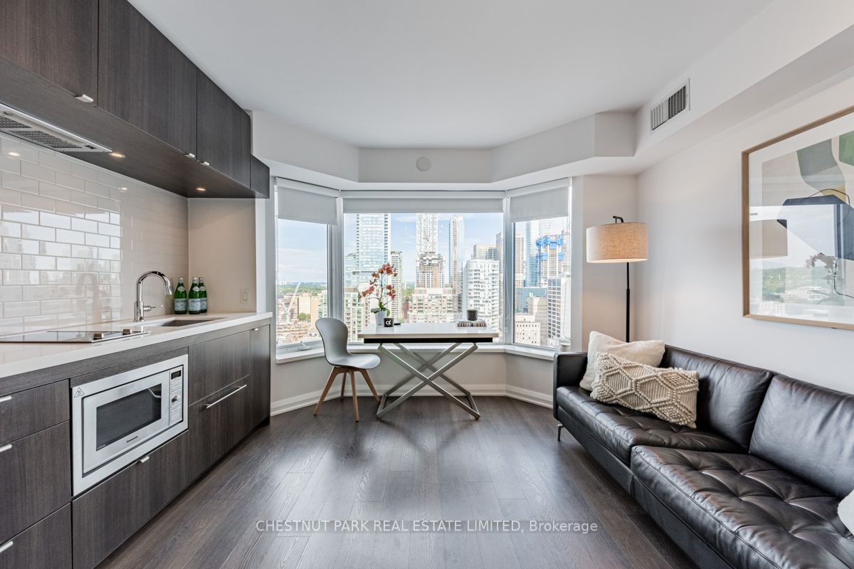 155 Yorkville Ave, #2406