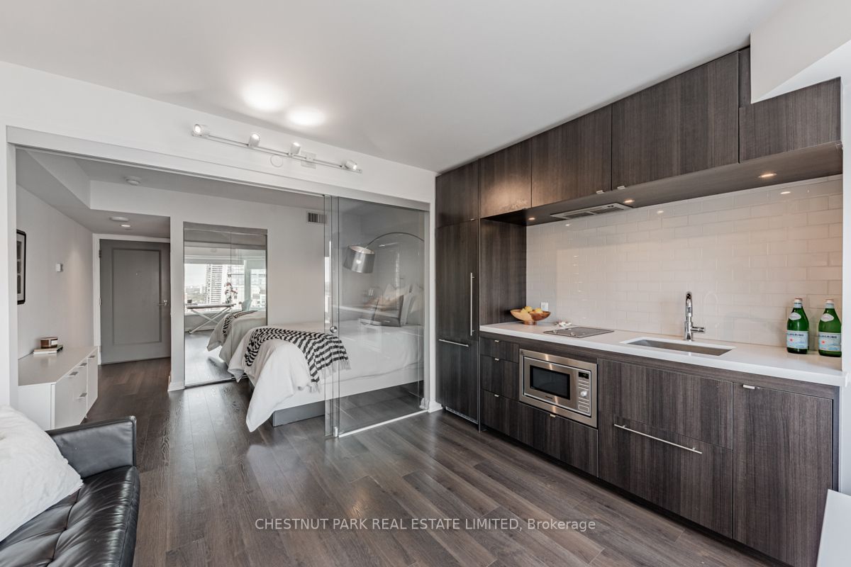 155 Yorkville Ave, #2406