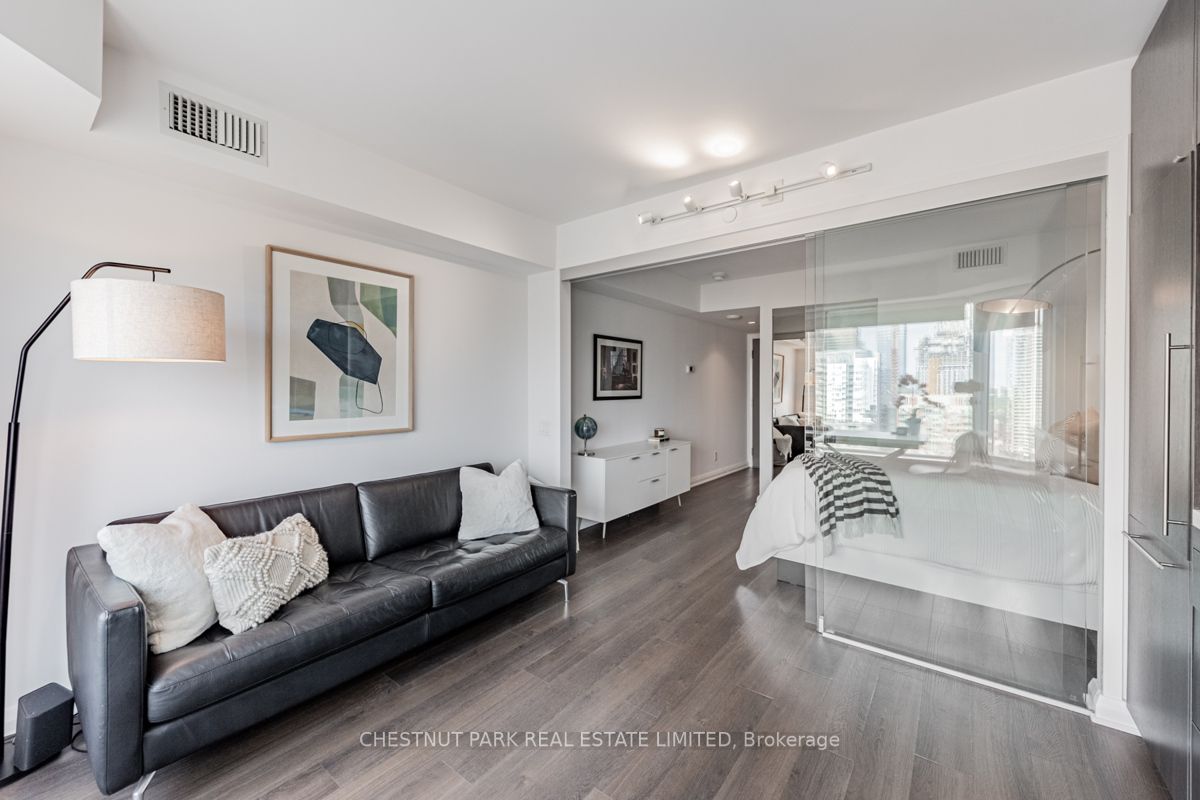 155 Yorkville Ave, #2406