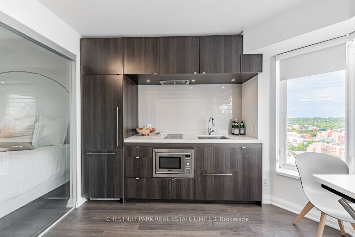 155 Yorkville Ave, #2406