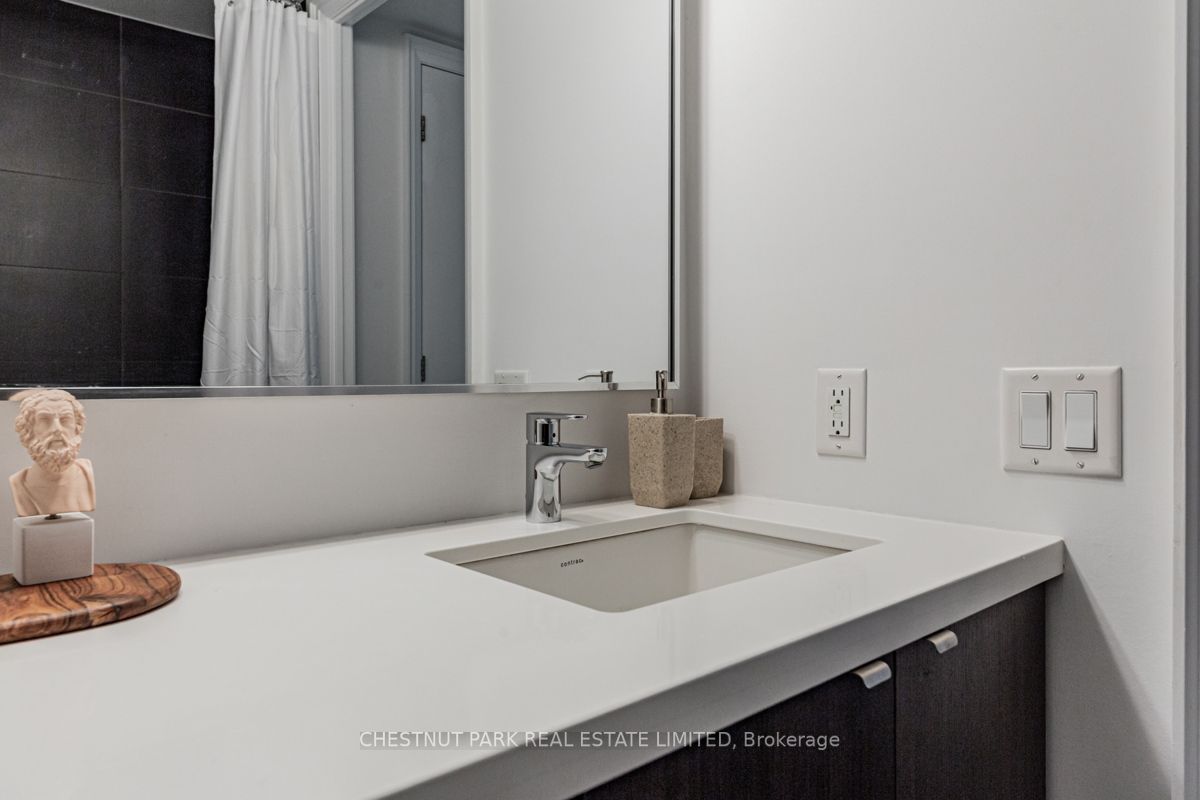 155 Yorkville Ave, #2406