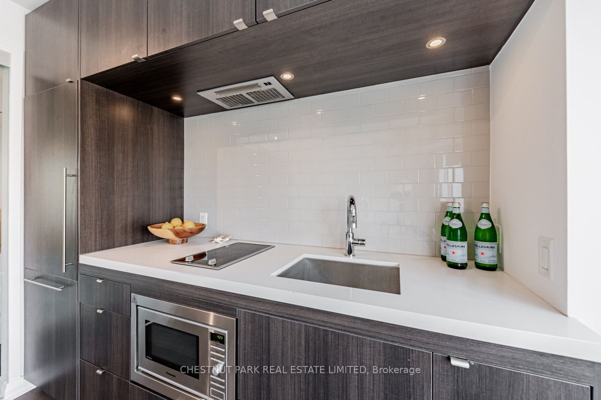 155 Yorkville Ave, #2406