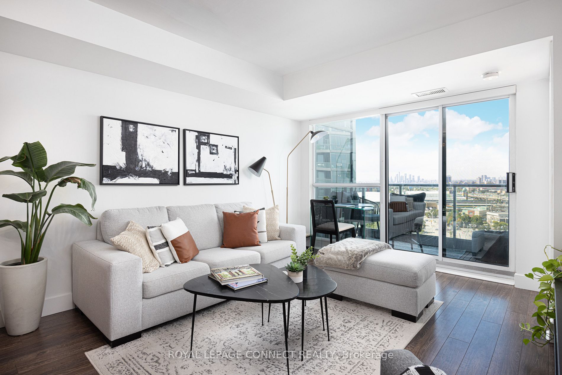 219 Fort York Blvd, #1912
