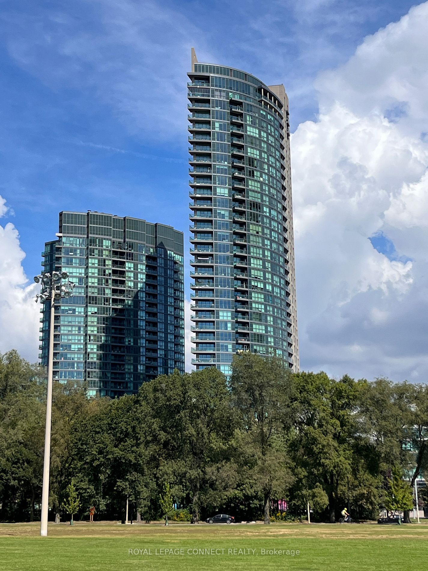 219 Fort York Blvd, #1912