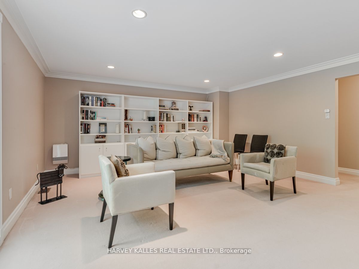 32 Coulson Ave