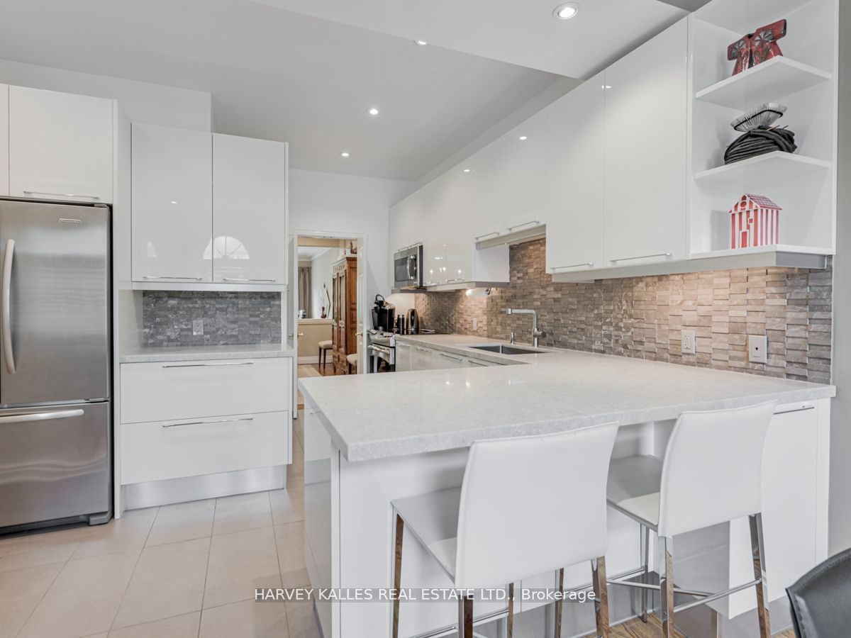 32 Coulson Ave