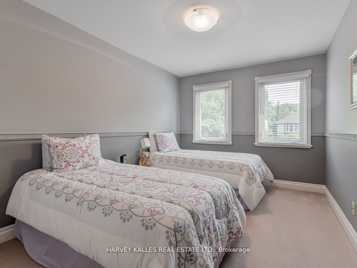 32 Coulson Ave