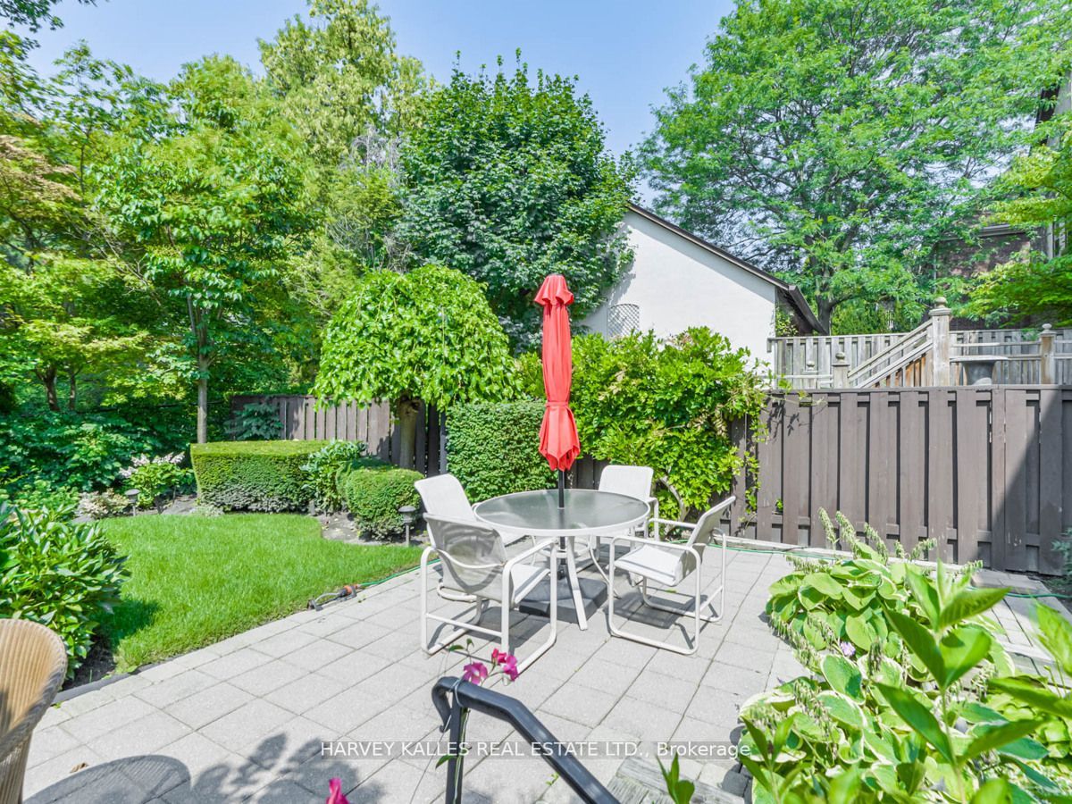 32 Coulson Ave