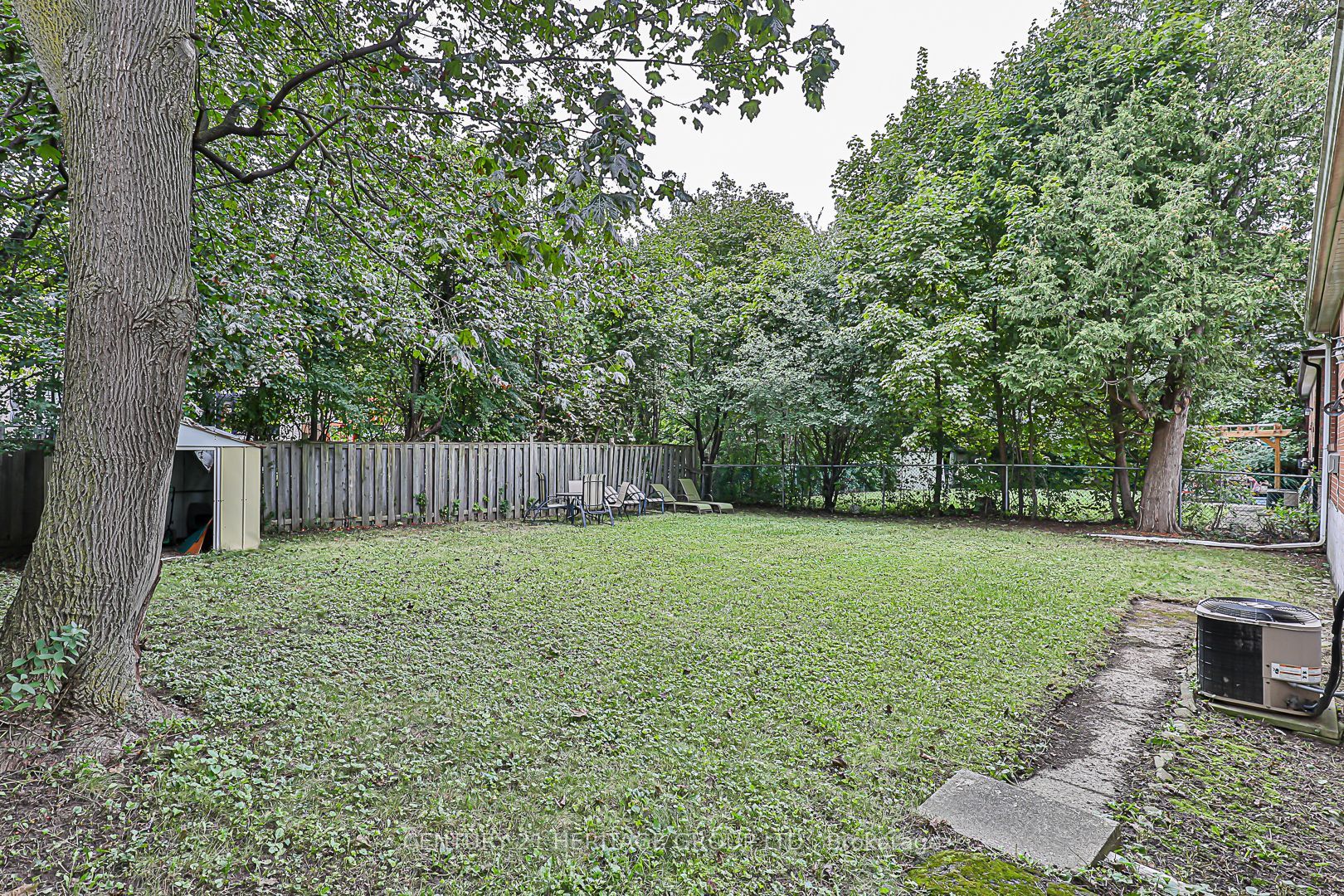 64 De Quincy Blvd