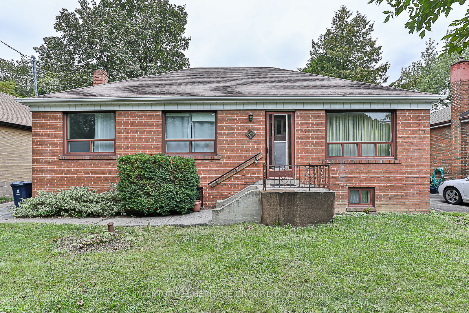 64 De Quincy Blvd