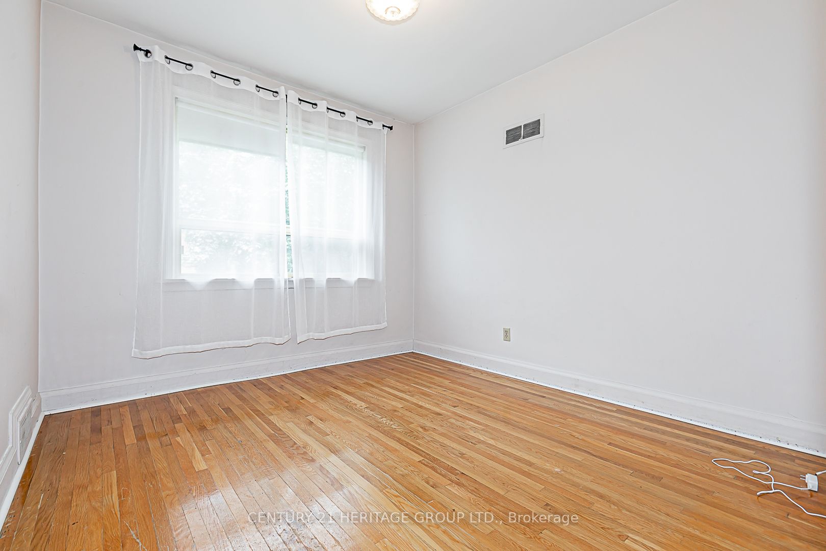 64 De Quincy Blvd
