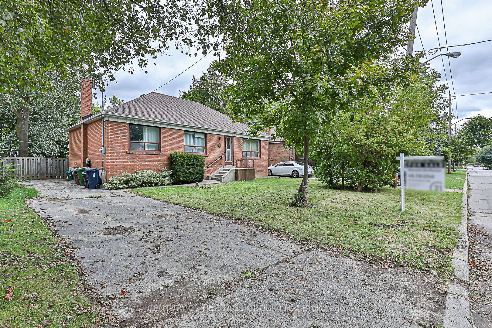 64 De Quincy Blvd