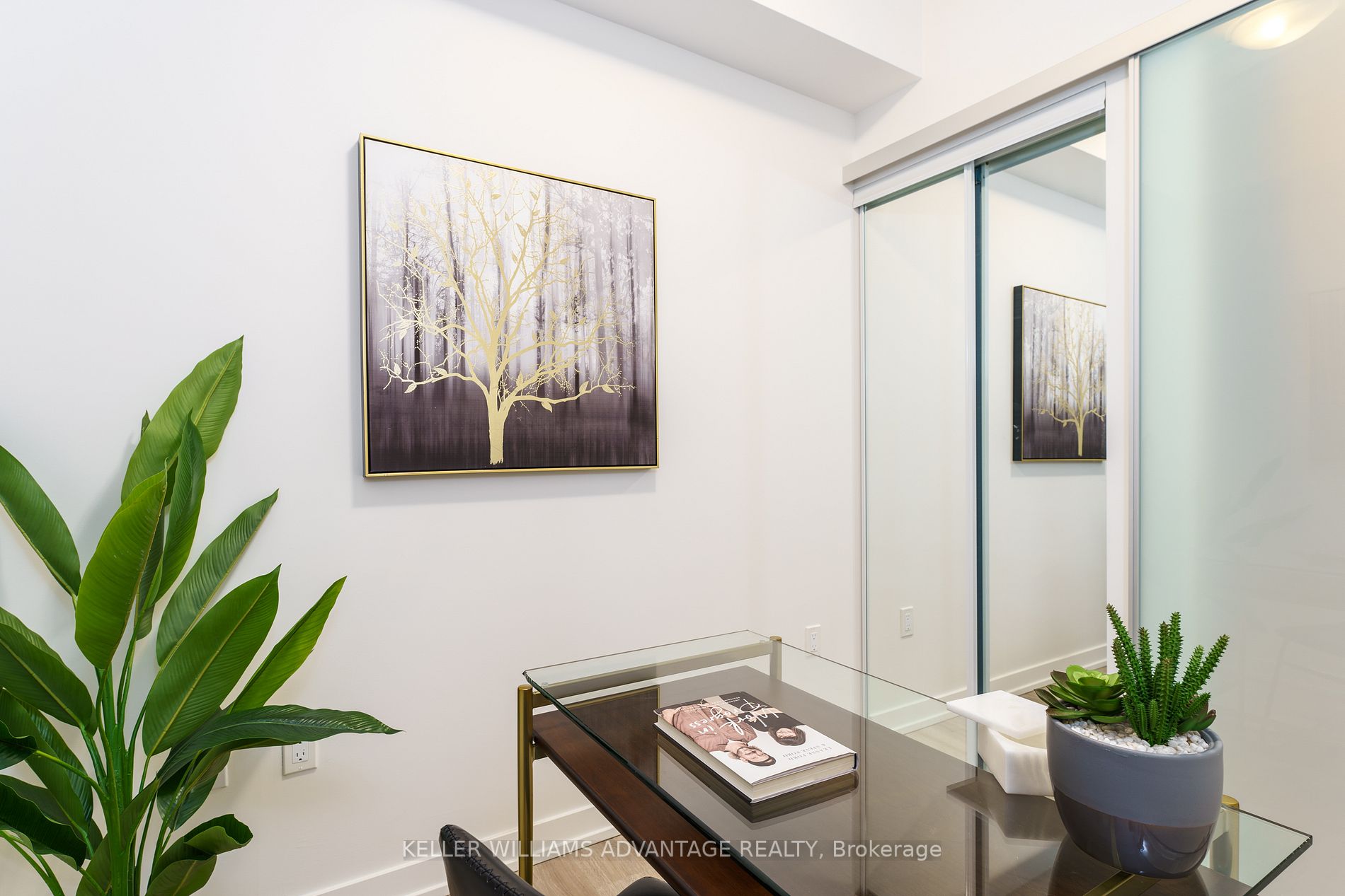 1 Yorkville Ave, #3701