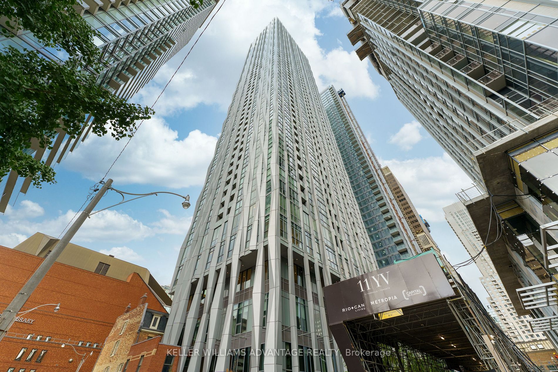 1 Yorkville Ave, #3701