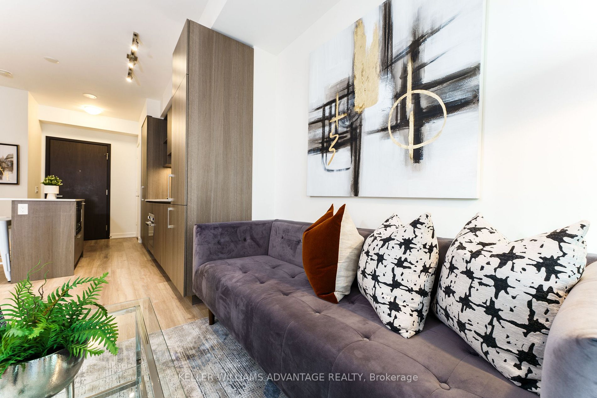 1 Yorkville Ave, #3701