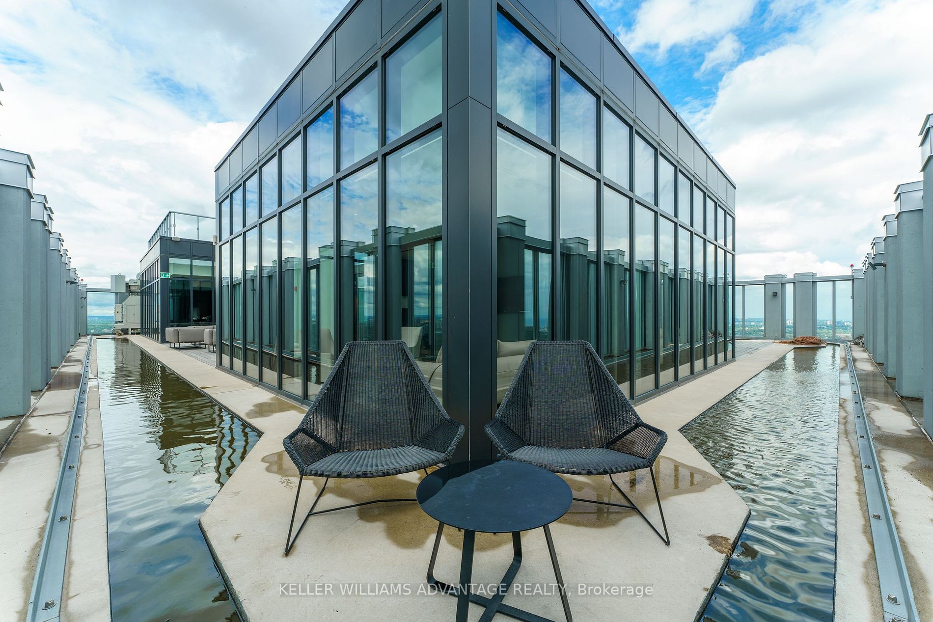 1 Yorkville Ave, #3701