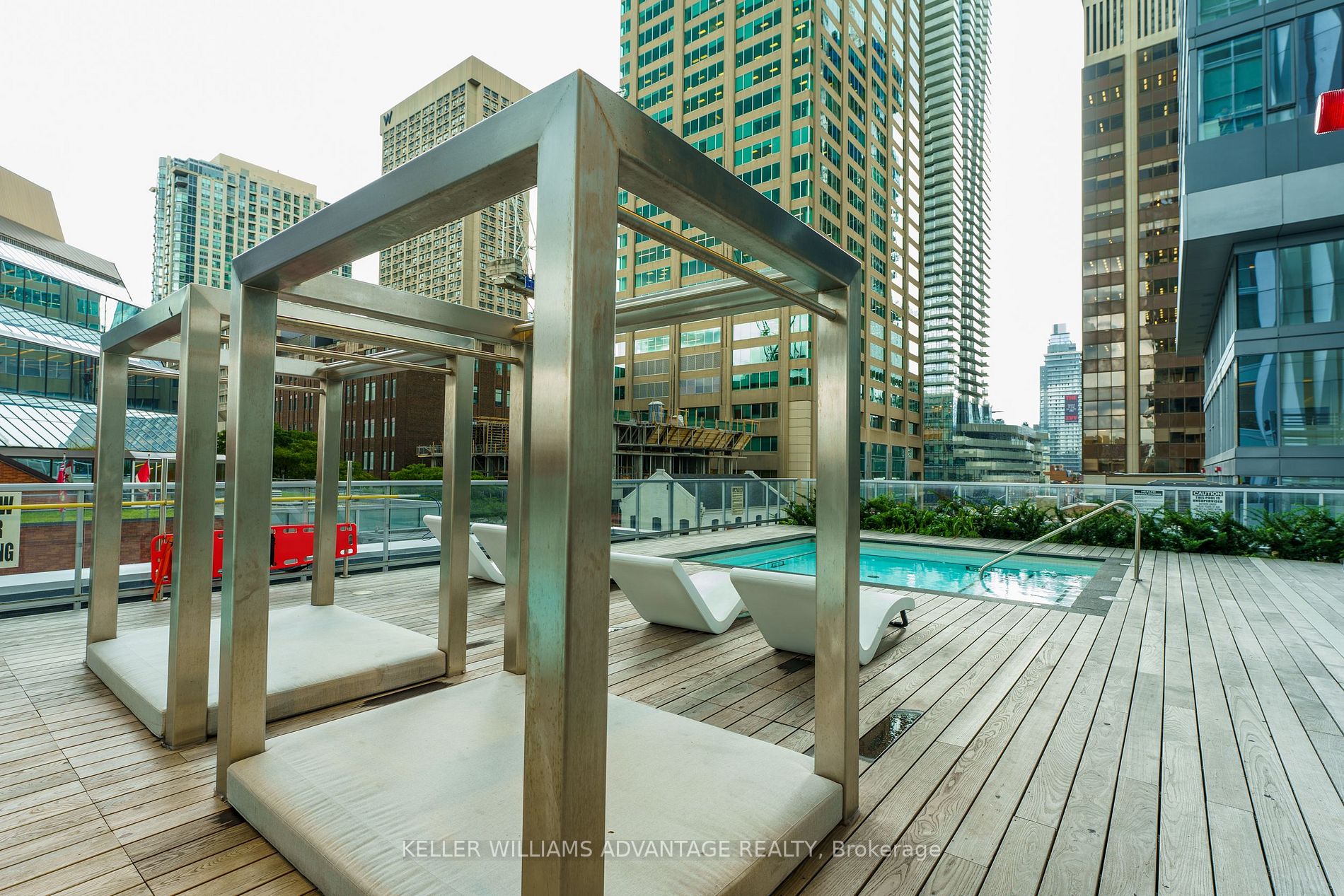 1 Yorkville Ave, #3701