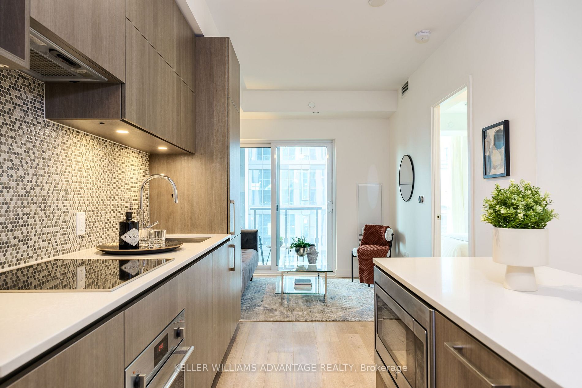 1 Yorkville Ave, #3701
