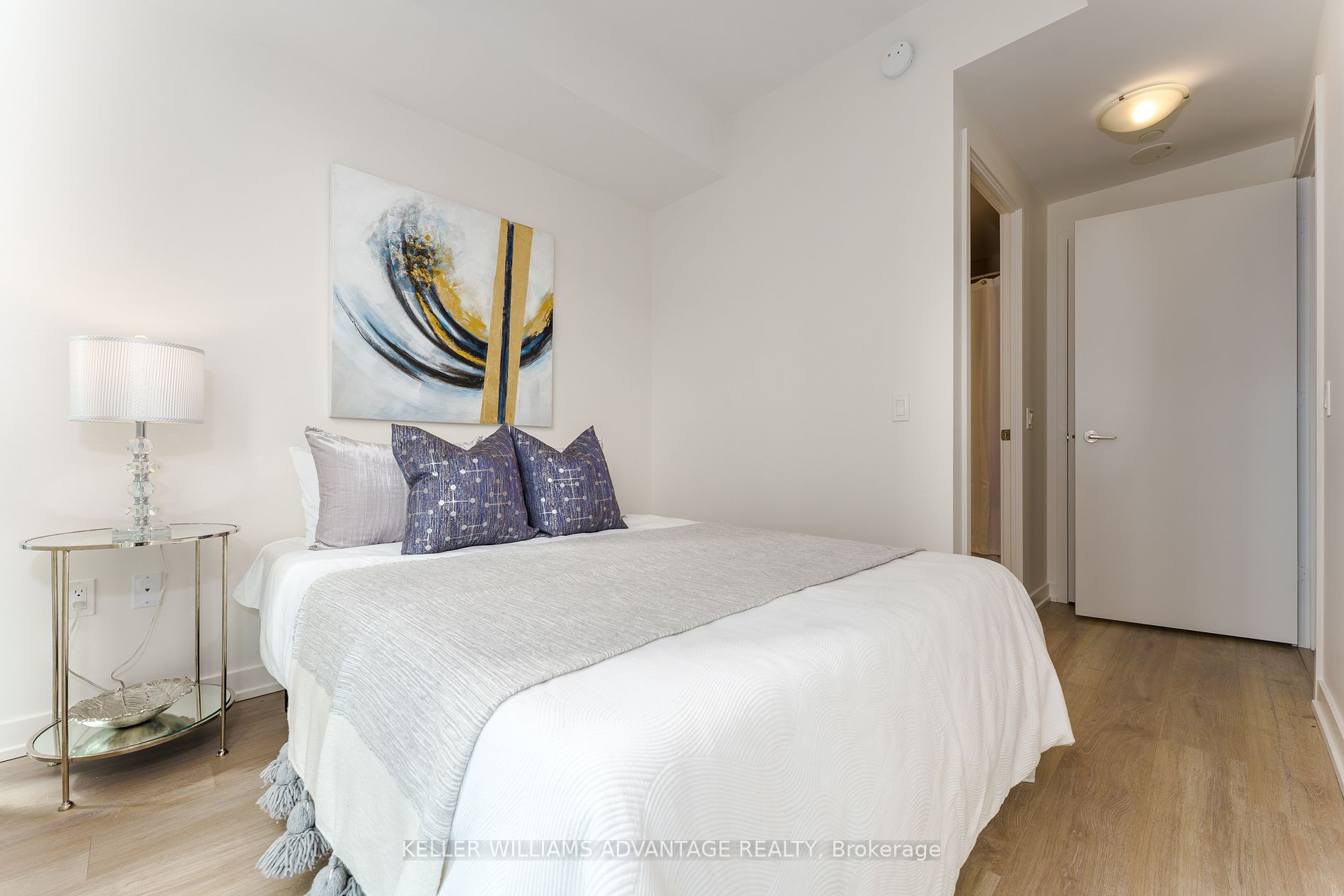 1 Yorkville Ave, #3701