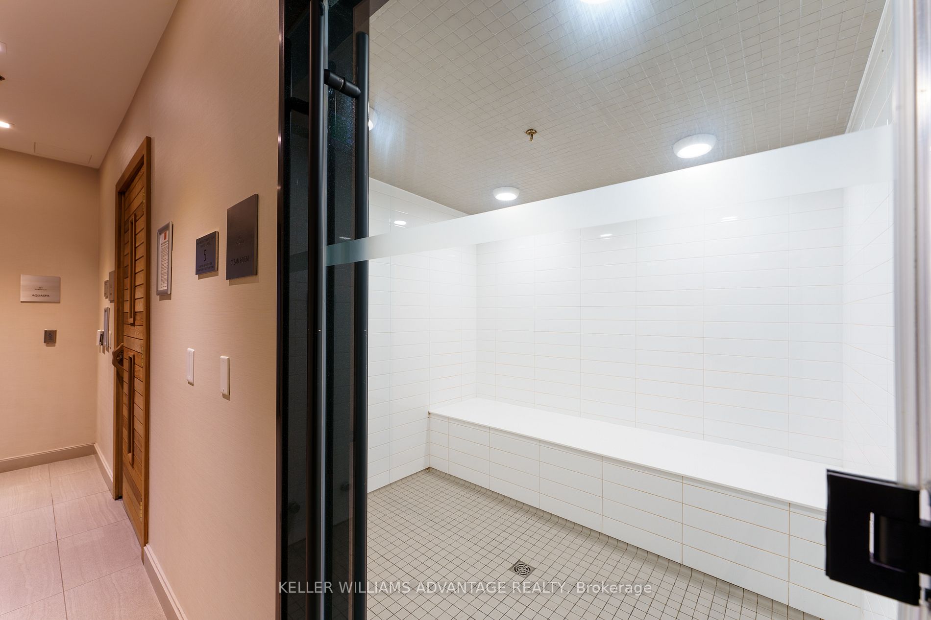 1 Yorkville Ave, #3701