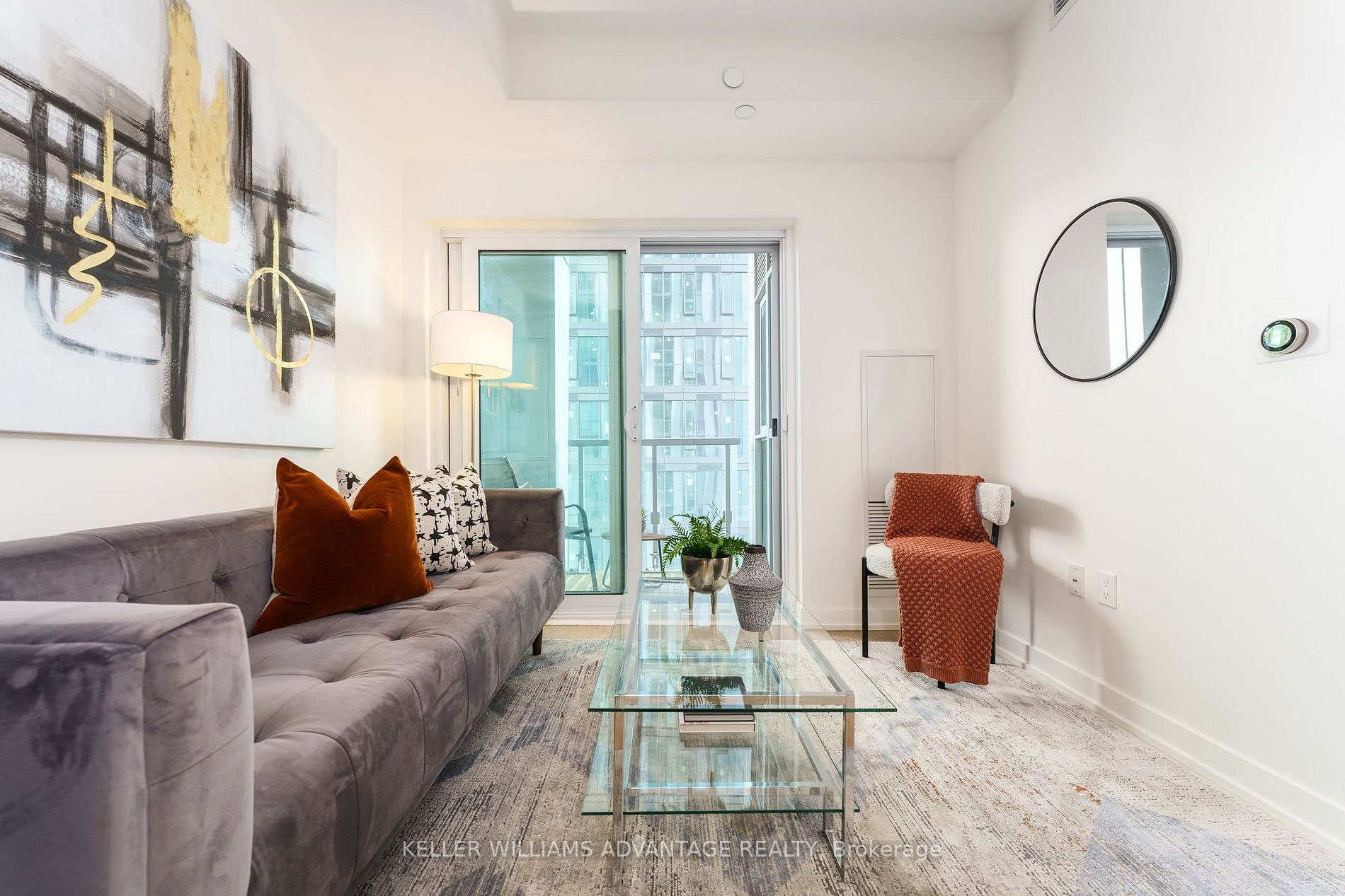 1 Yorkville Ave, #3701