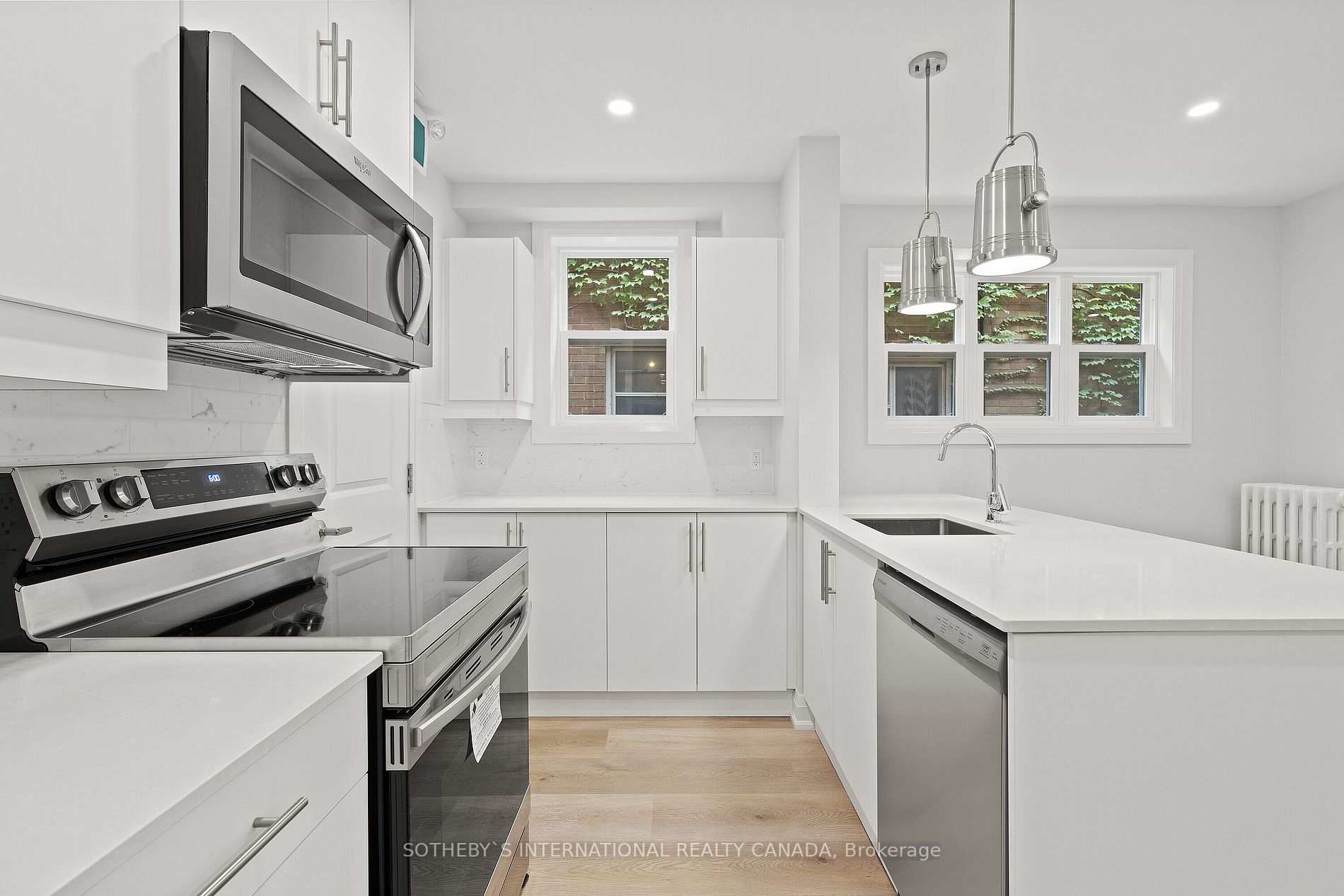 30 Strathgowan Ave, #Main