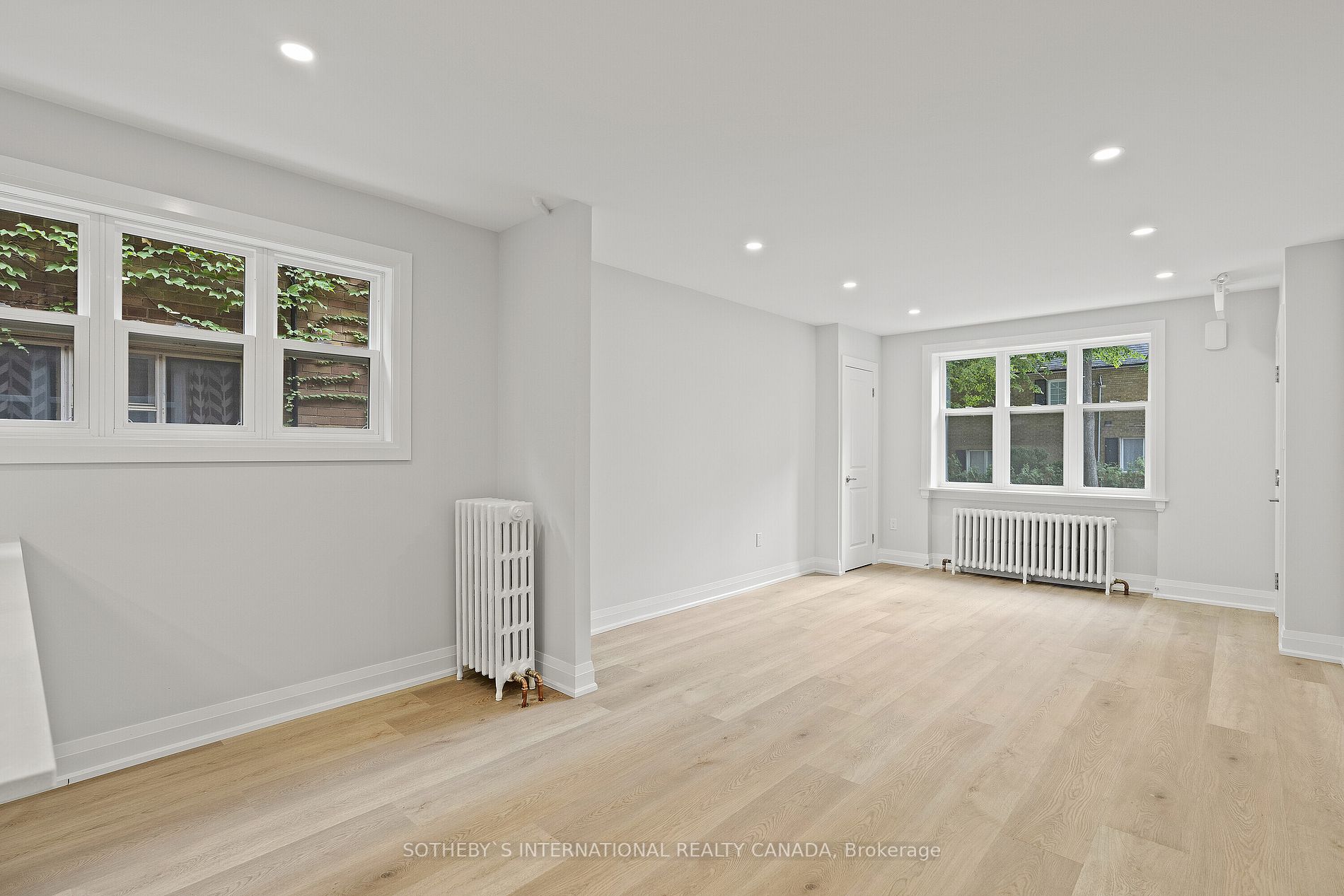 30 Strathgowan Ave, #Main