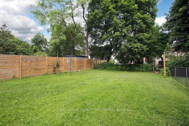 30 Edinburgh Dr