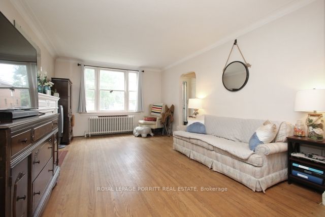 30 Edinburgh Dr