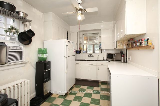 30 Edinburgh Dr
