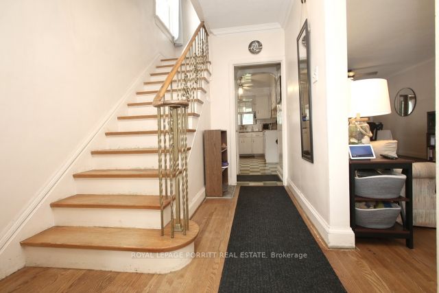 30 Edinburgh Dr