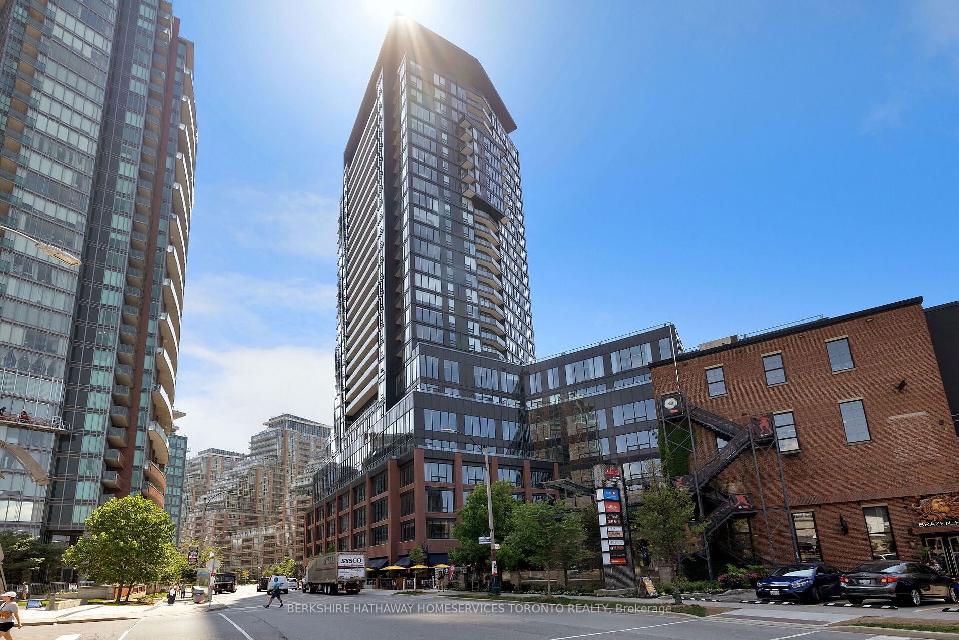 135 East Liberty St, #1006