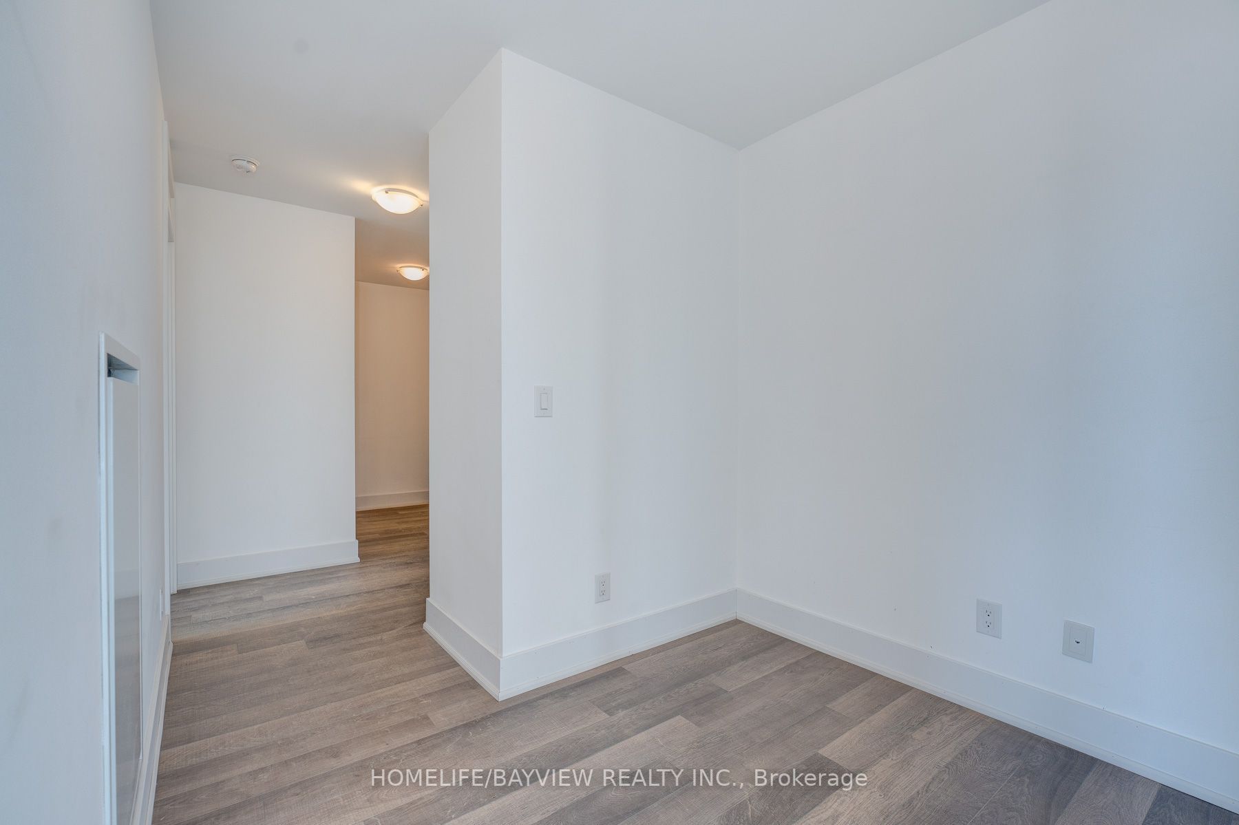 32 Davenport Rd, #703