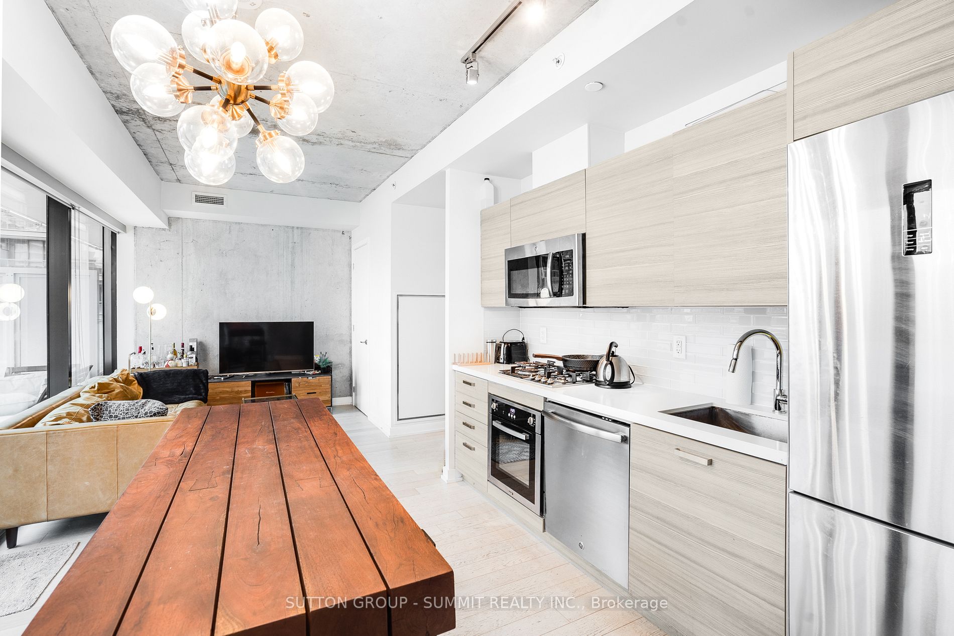 11 Charlotte St, #2501