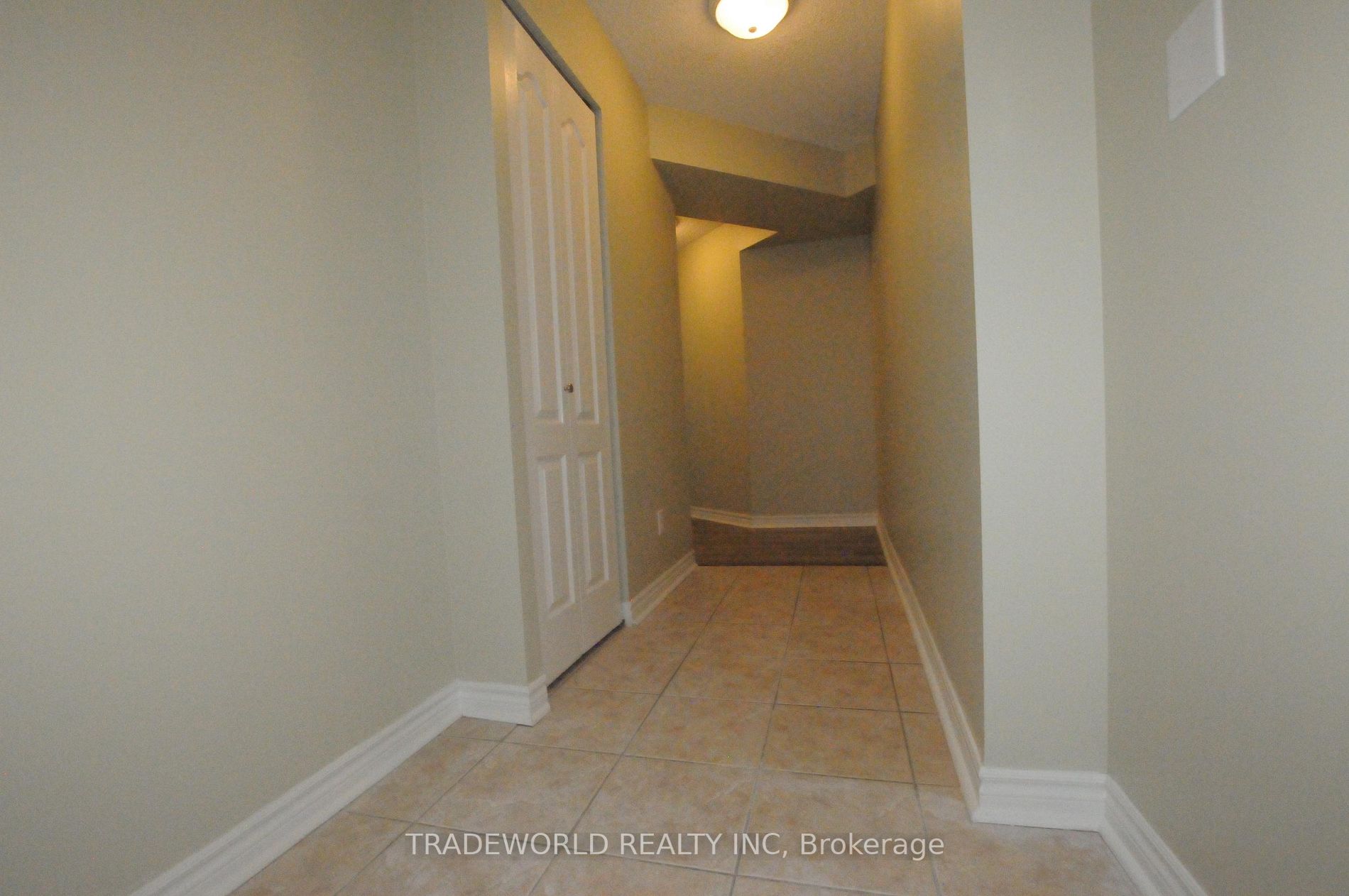 8 Rean Dr, #1709
