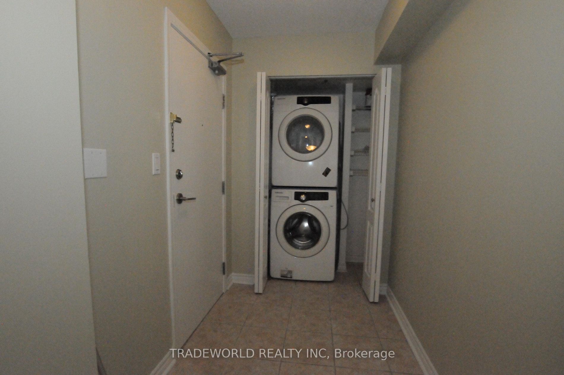 8 Rean Dr, #1709