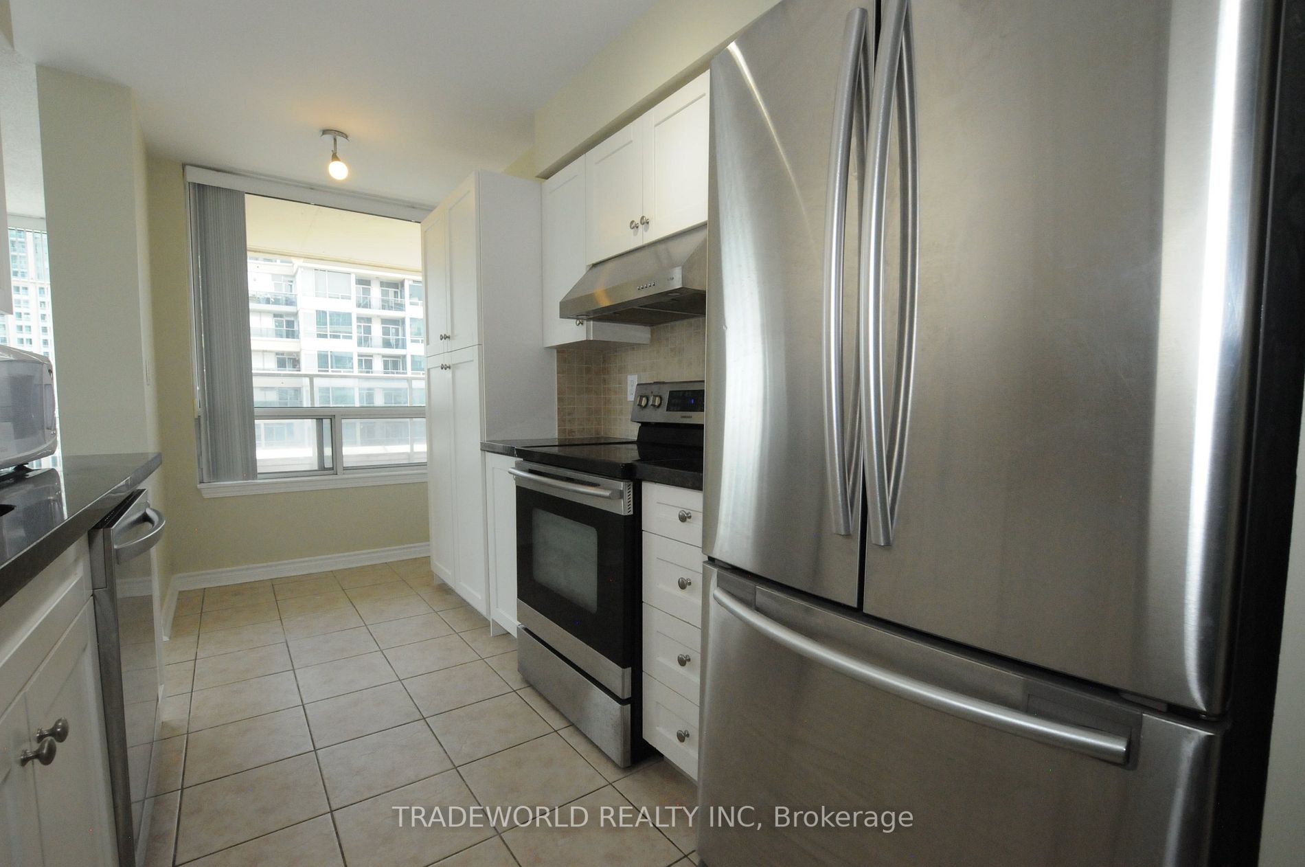 8 Rean Dr, #1709