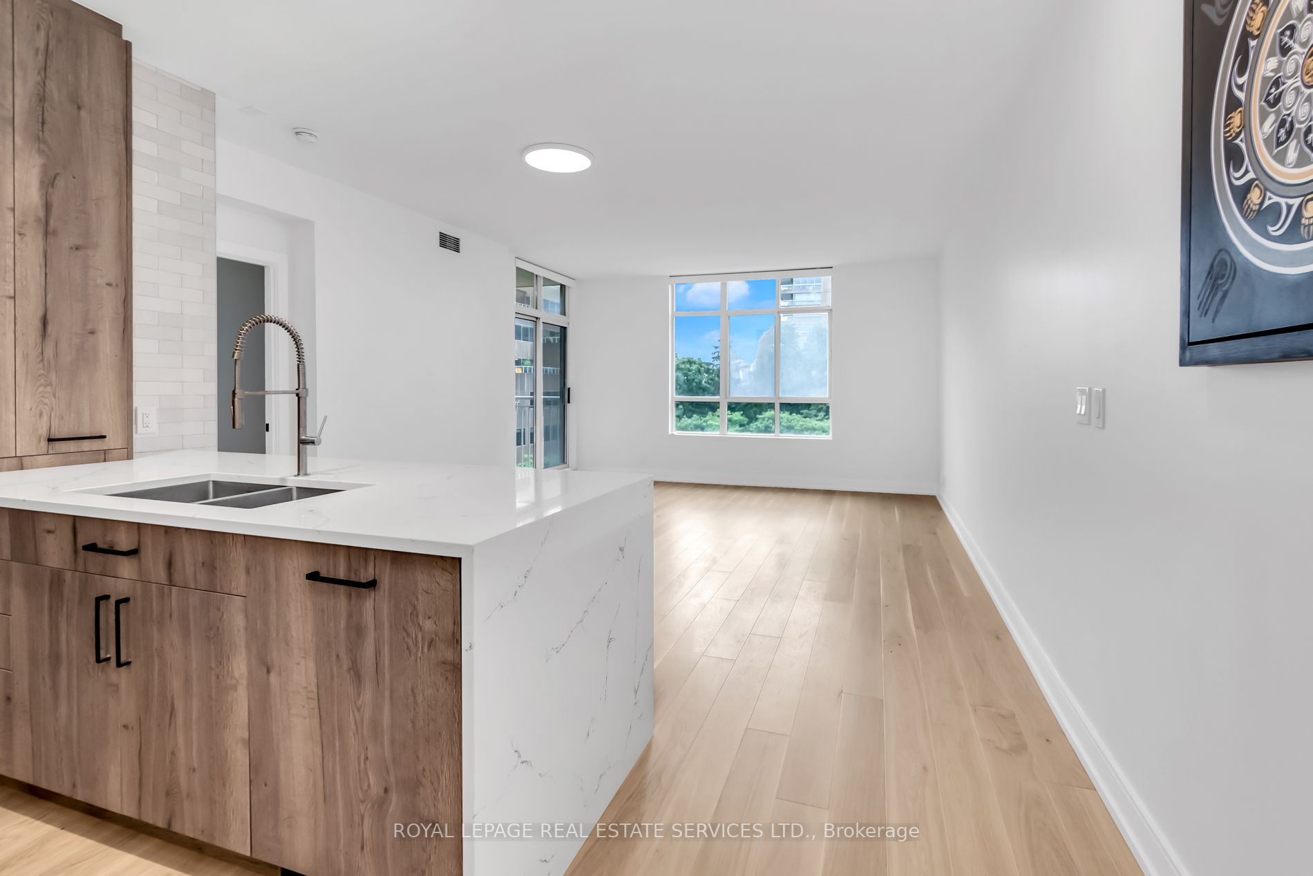 1 Deer Park Cres, #603