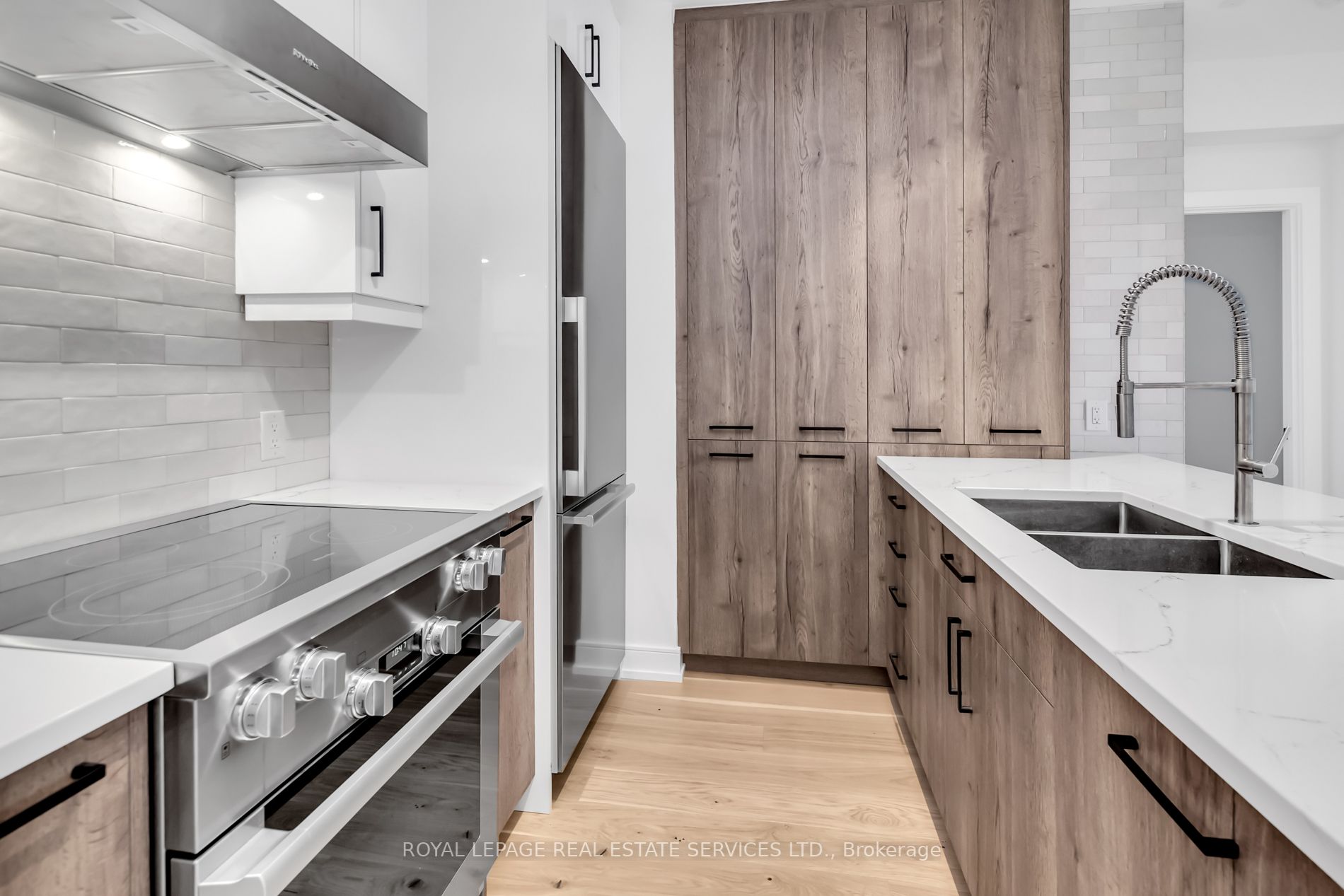 1 Deer Park Cres, #603