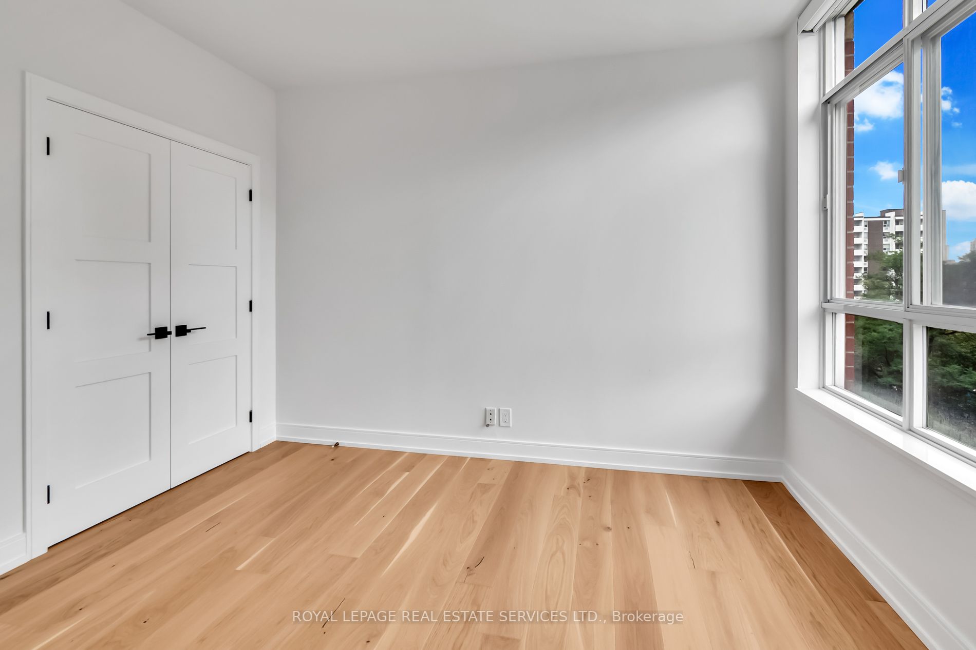 1 Deer Park Cres, #603