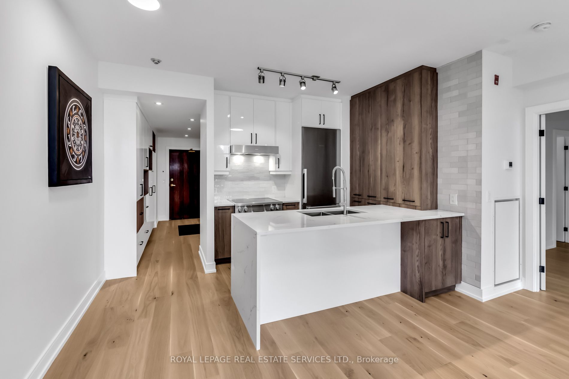 1 Deer Park Cres, #603
